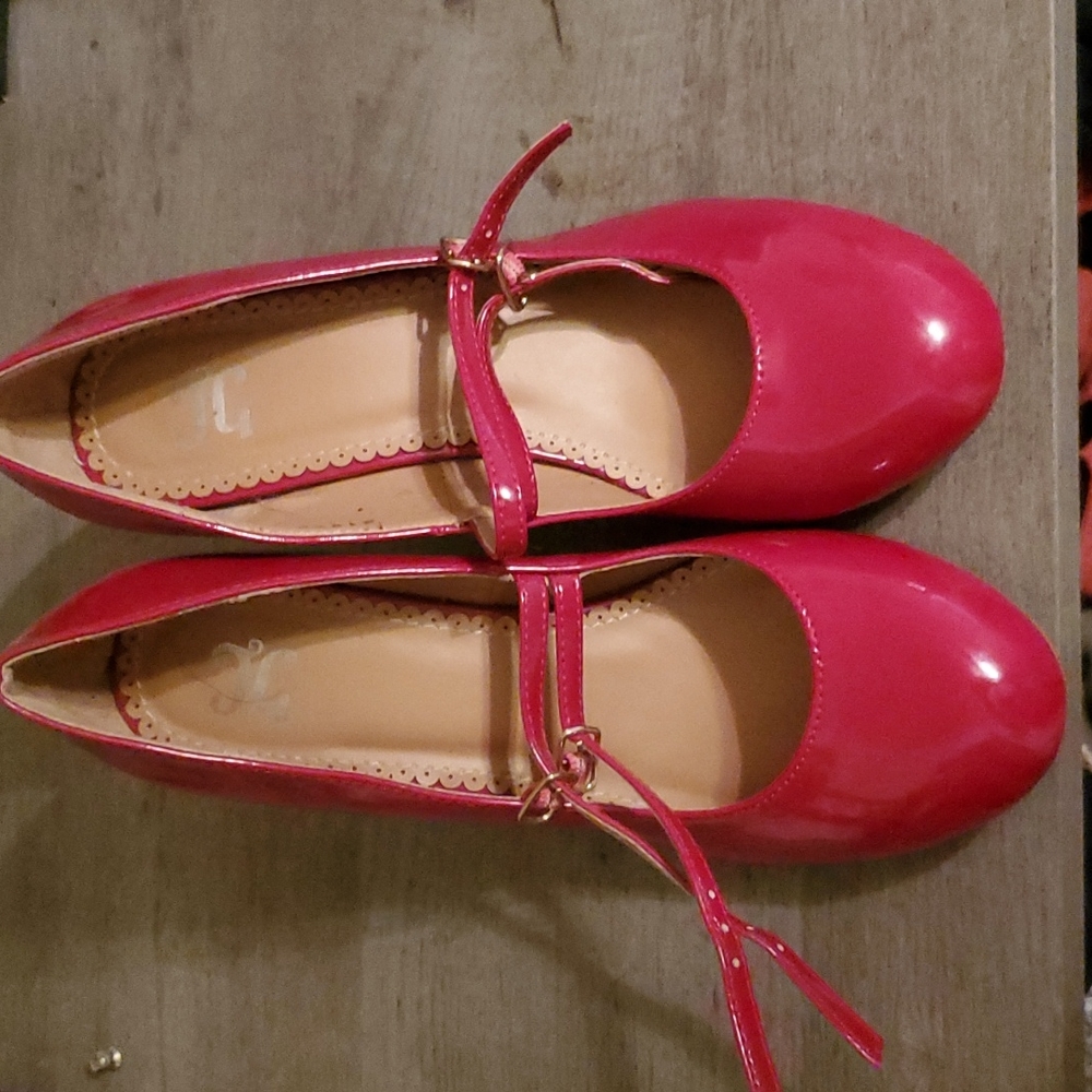 Size 8 Red Patent leather shoes